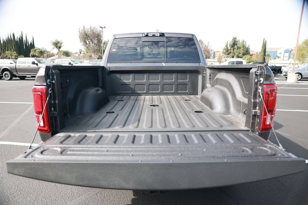 New 2026 RAM 3500 Laramie AWD/4WD image 34