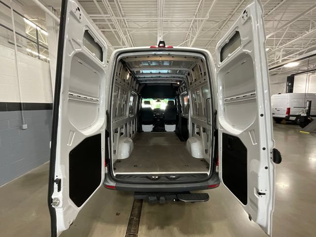 Used 2025 Mercedes-Benz Sprinter 2500 image 14