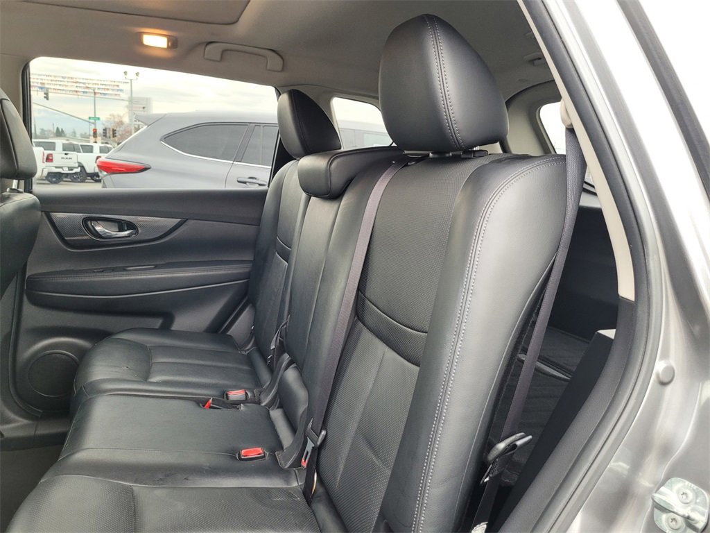 Used 2017 Nissan Rogue SL w/ SL Premium Package image 14