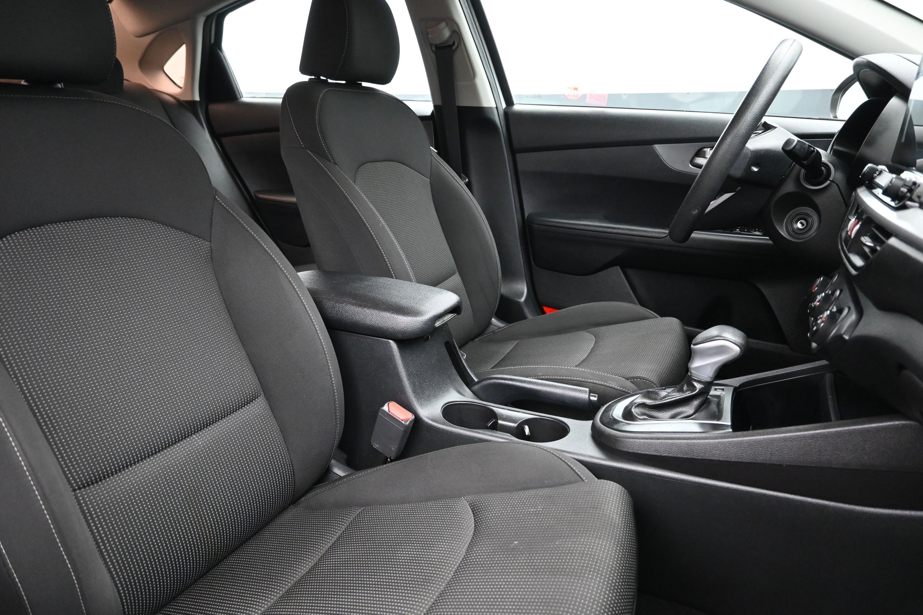 Used 2020 Kia Forte LXS FWD image 27