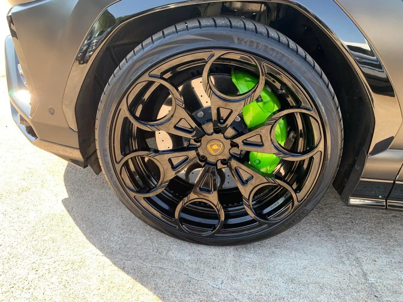 Used 2022 Lamborghini Urus AWD/4WD image 26