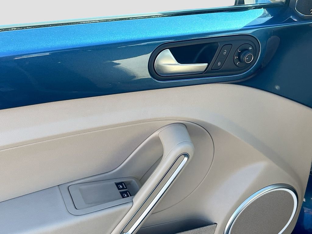 Used 2019 Volkswagen Beetle 2.0T SE w/ SE Premium Package image 18