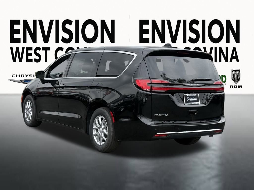 New 2026 Chrysler Pacifica Select image 7