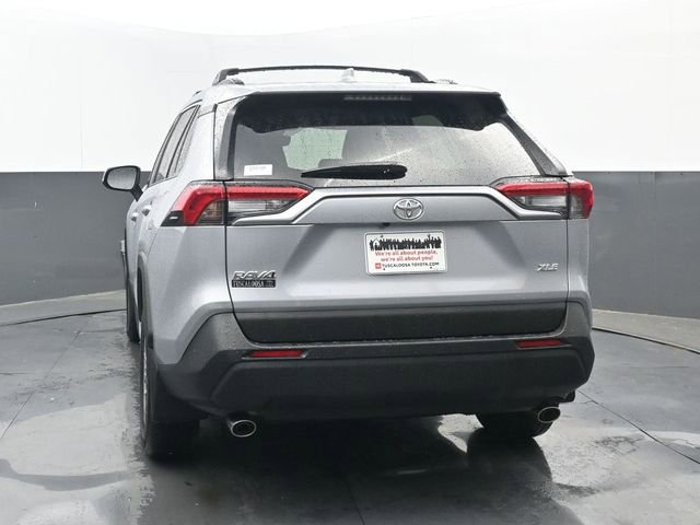 Used 2025 Toyota RAV4 XLE FWD image 18