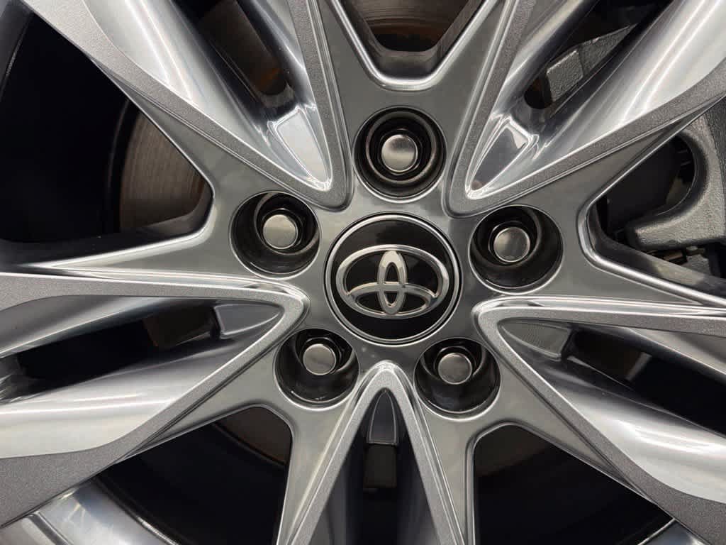 Used 2026 Toyota Sienna Limited FWD image 17