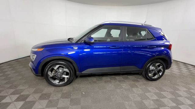 Used 2023 Hyundai Venue SEL FWD image 12