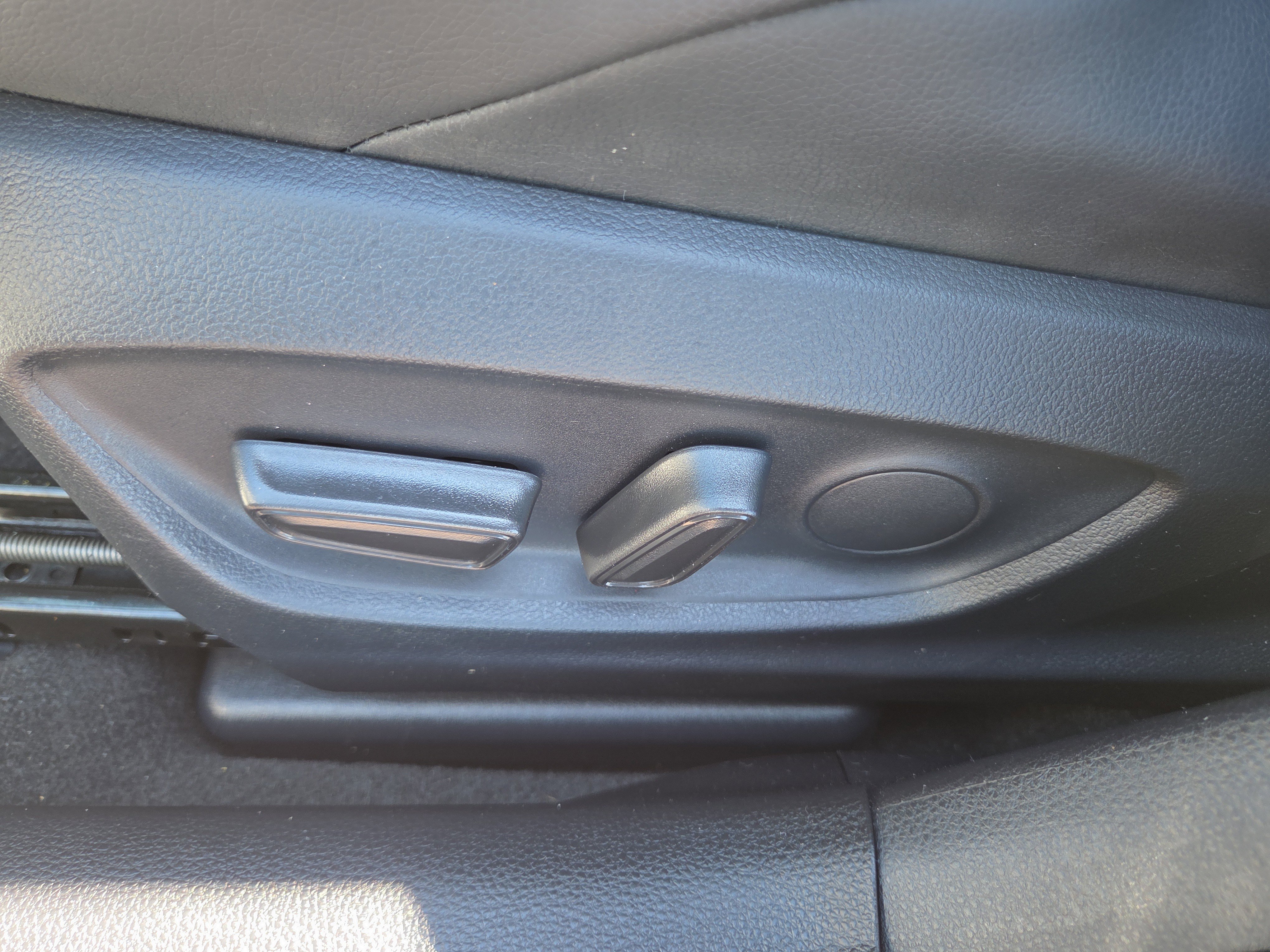 Certified 2025 Toyota Corolla XSE FWD image 22