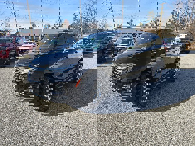 Used 2023 Chevrolet Equinox LT image 2