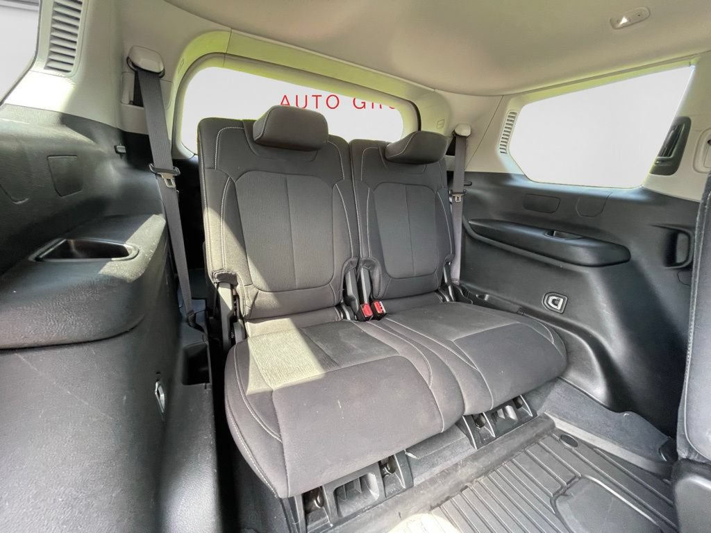 Used 2023 Jeep Grand Cherokee L Laredo AWD/4WD image 17