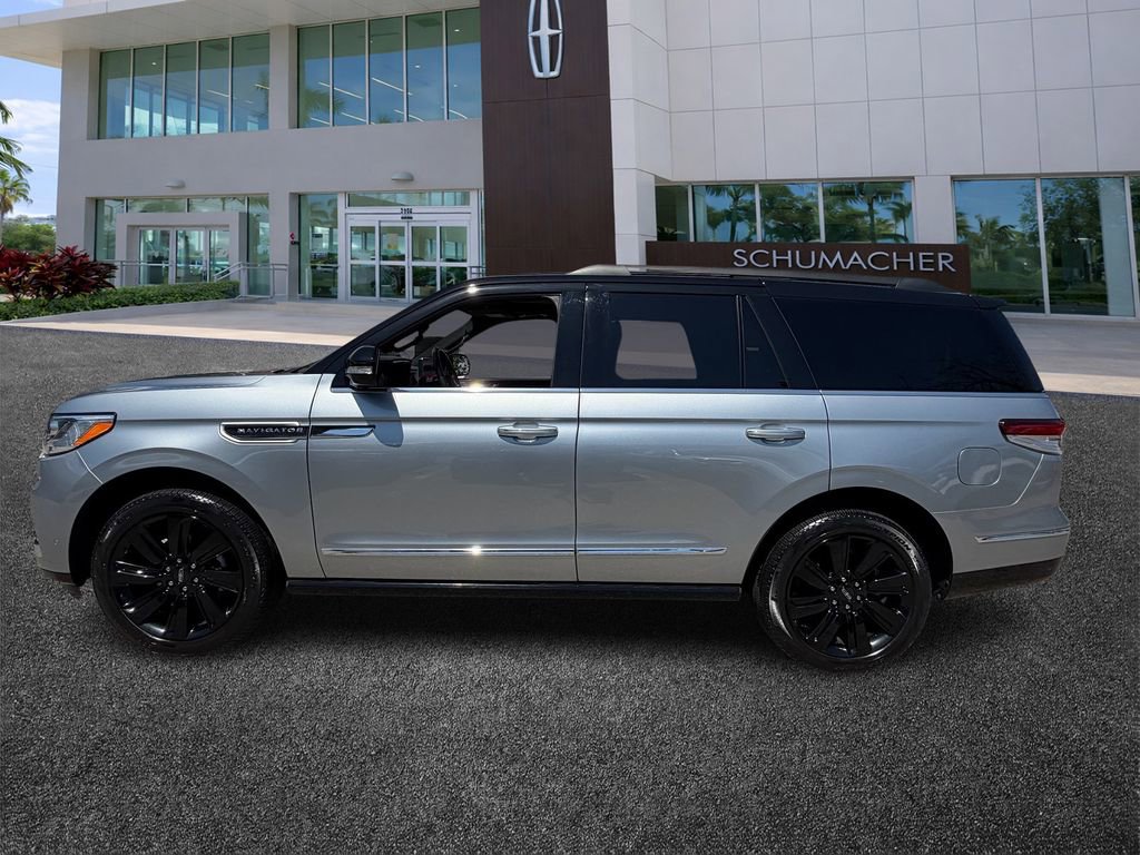 Certified 2024 Lincoln Navigator Black Label AWD/4WD image 4