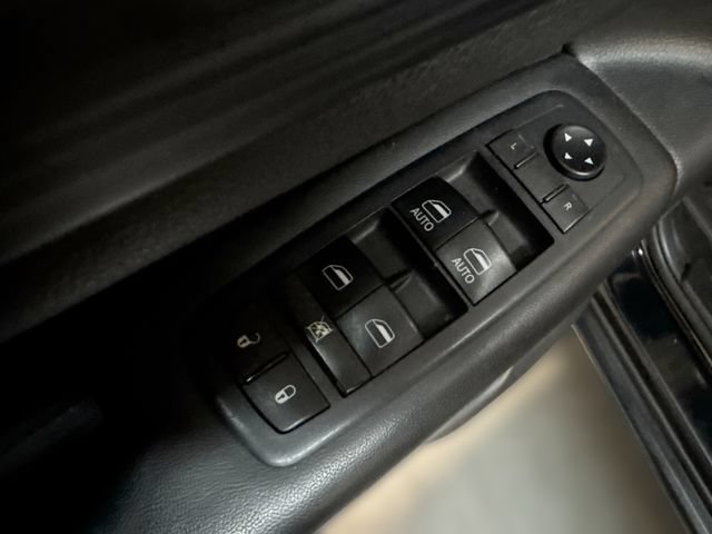 Used 2019 Jeep Grand Cherokee Laredo AWD/4WD image 16