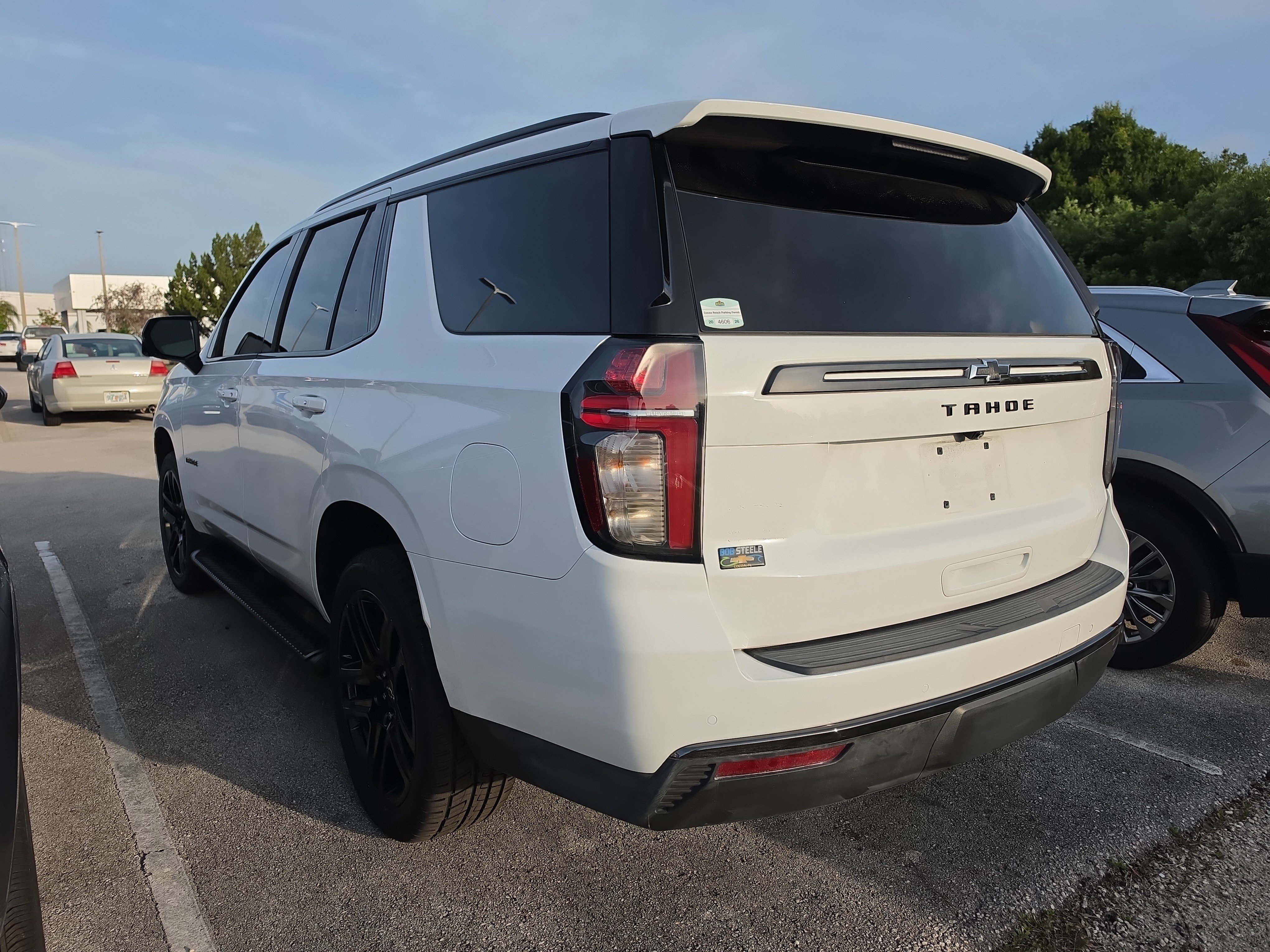 Used 2022 Chevrolet Tahoe Z71 w/ Luxury Package AWD/4WD image 4