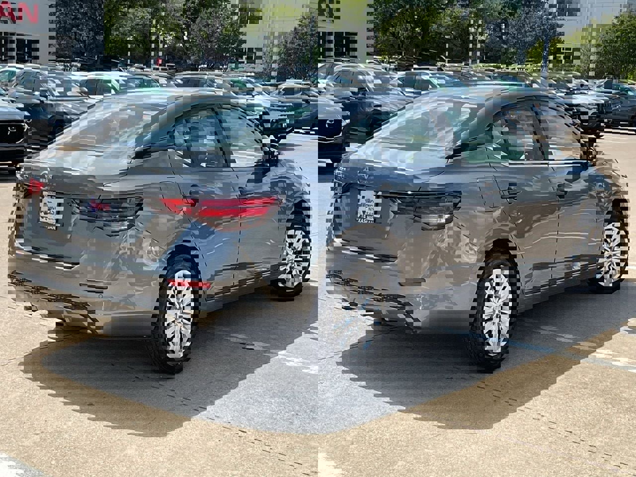 Used 2025 Nissan Sentra S image 5