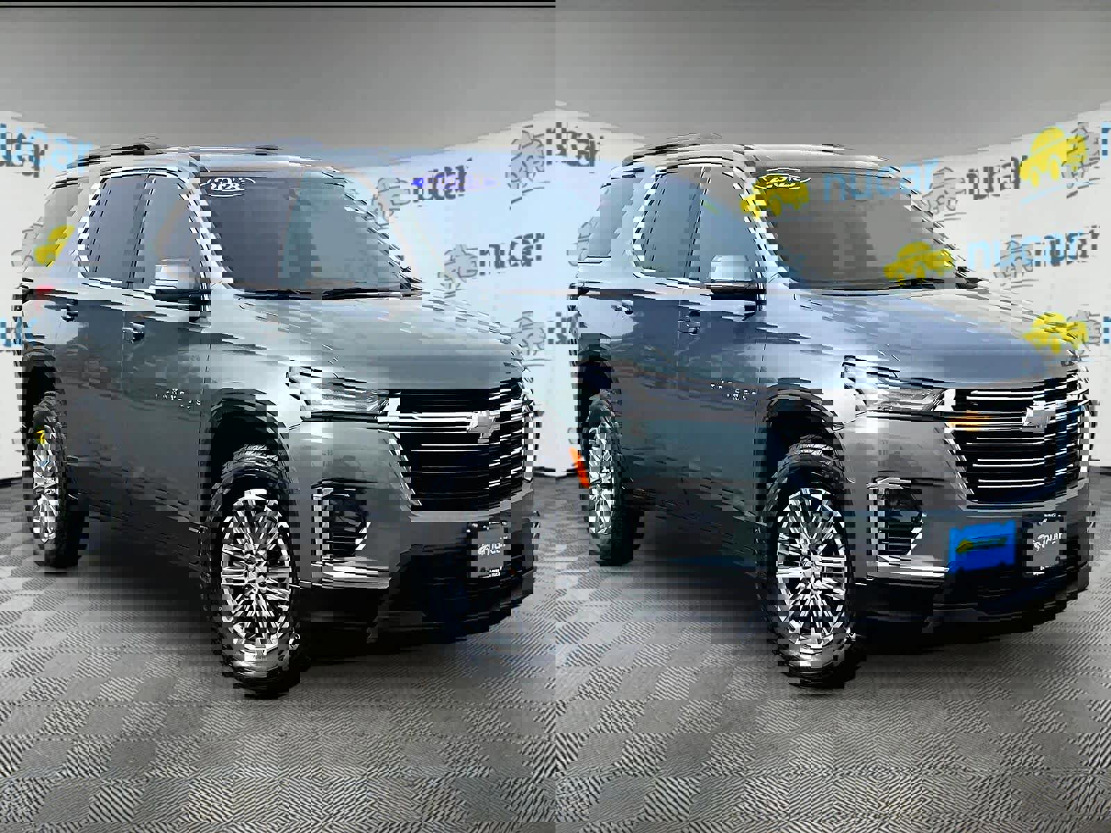 Used 2023 Chevrolet Traverse LT image 1