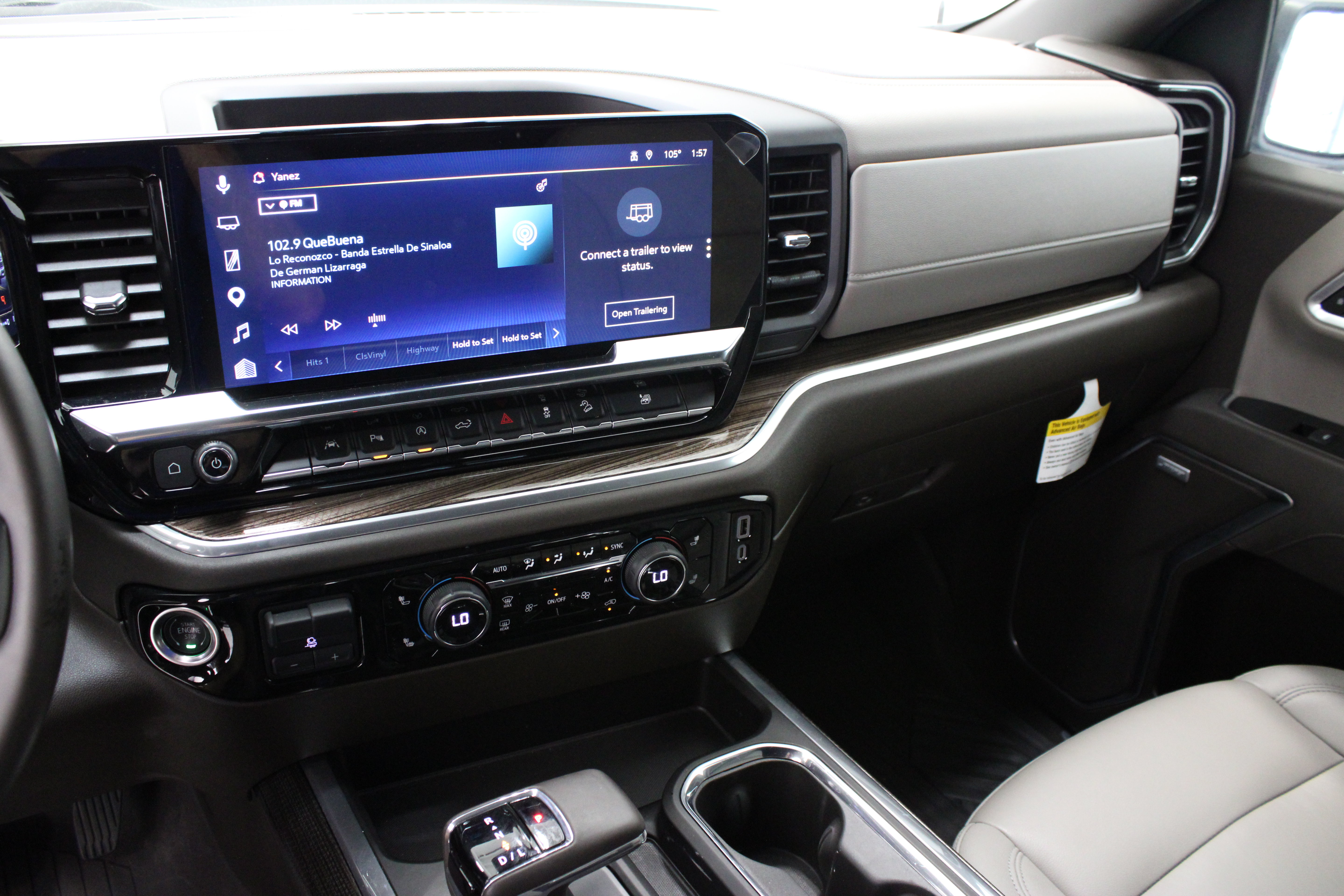 Used 2025 Chevrolet Silverado 1500 RST AWD/4WD image 19