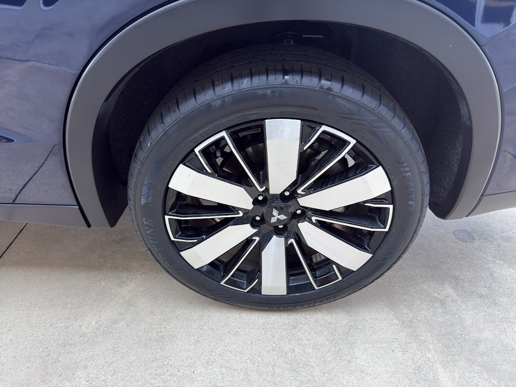 Used 2025 Mitsubishi Outlander SE AWD/4WD image 14