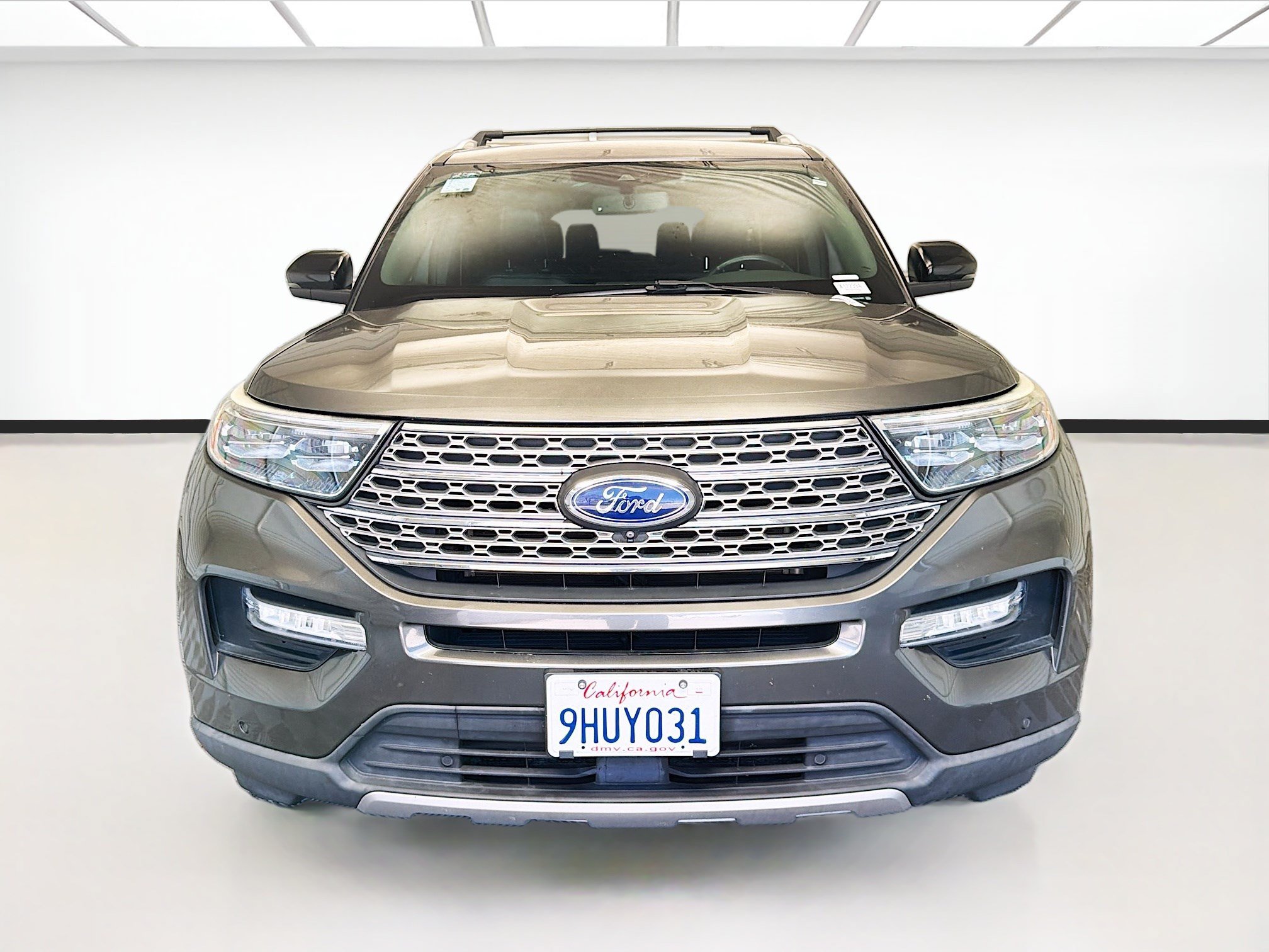 Used 2020 Ford Explorer Limited w/ Class III Trailer Tow Package AWD/4WD image 2