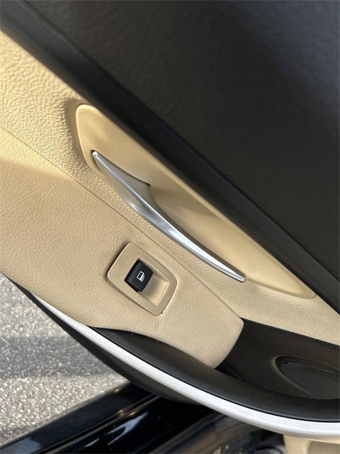 Used 2018 BMW 320i Sedan w/ Convenience Package image 14