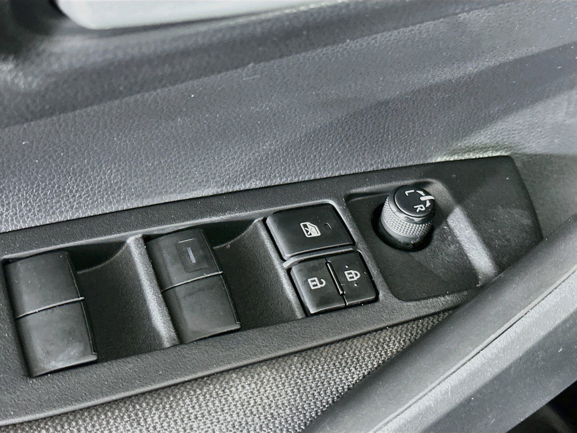 Used 2021 Toyota Corolla LE FWD image 15