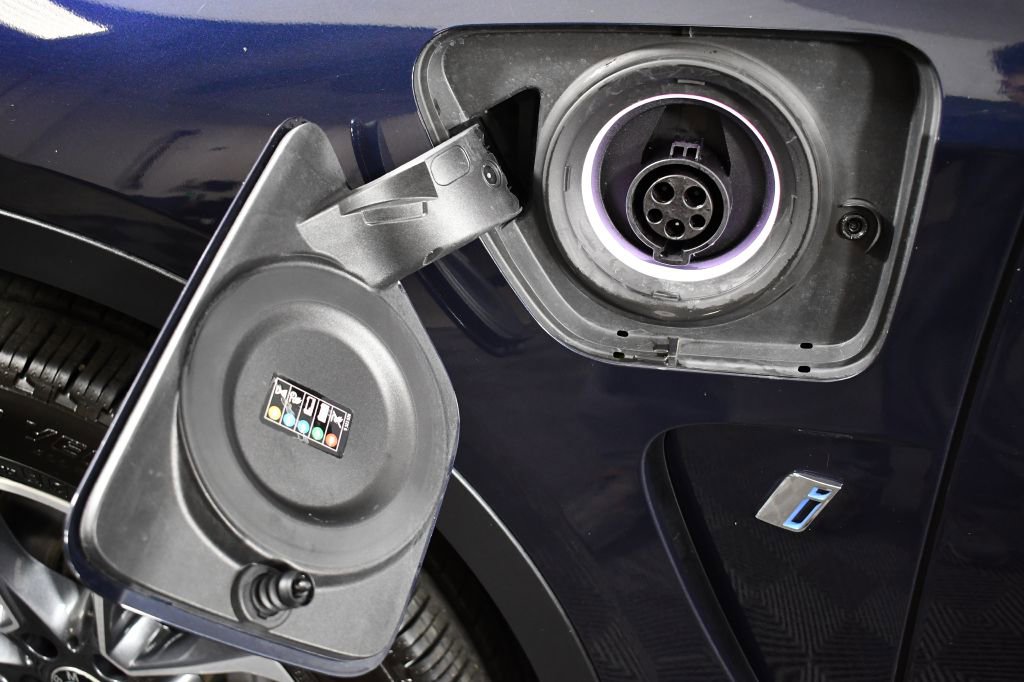 Used 2018 BMW X5 xDrive40e w/ Driving Assistance Package image 46