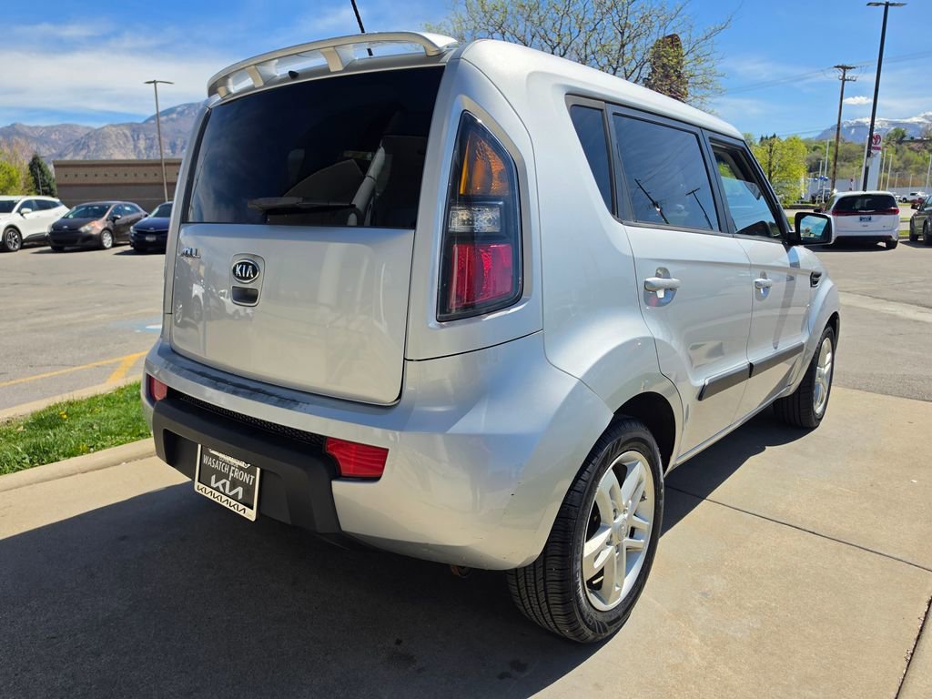 Used 2011 Kia Soul + w/ Audio Pkg FWD image 5