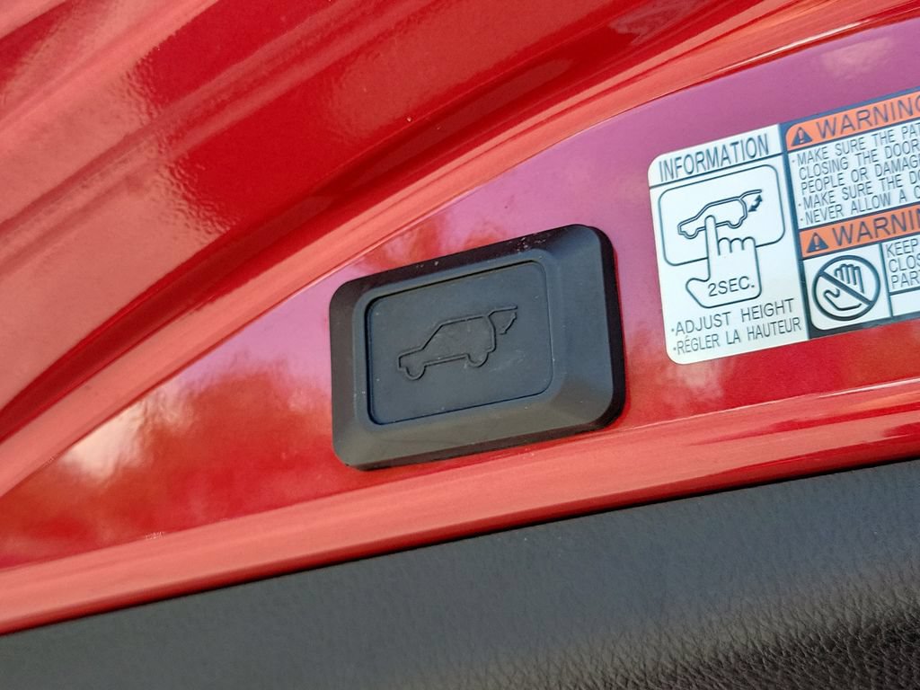 Used 2017 Toyota RAV4 SE FWD image 9