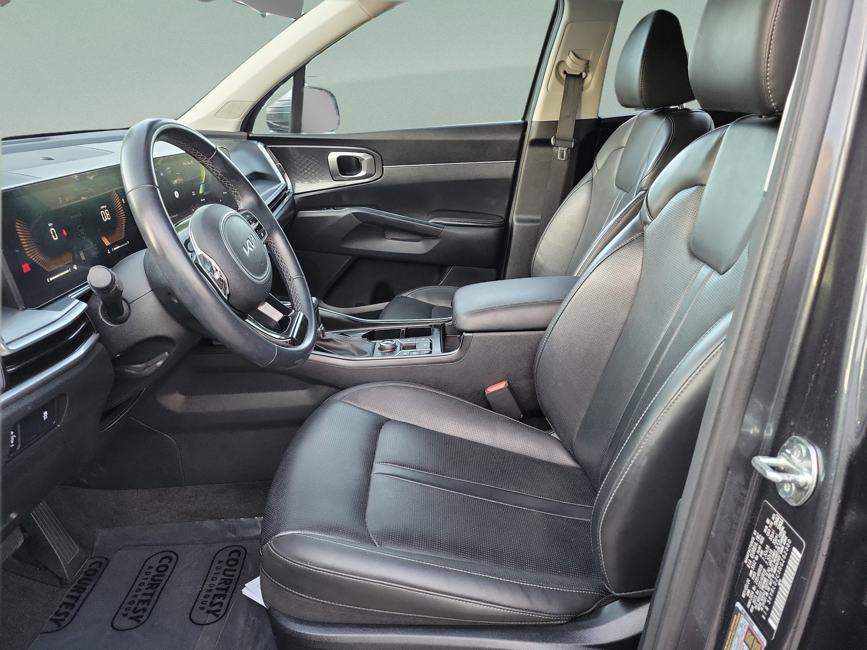 Certified 2024 Kia Sorento S AWD/4WD image 16