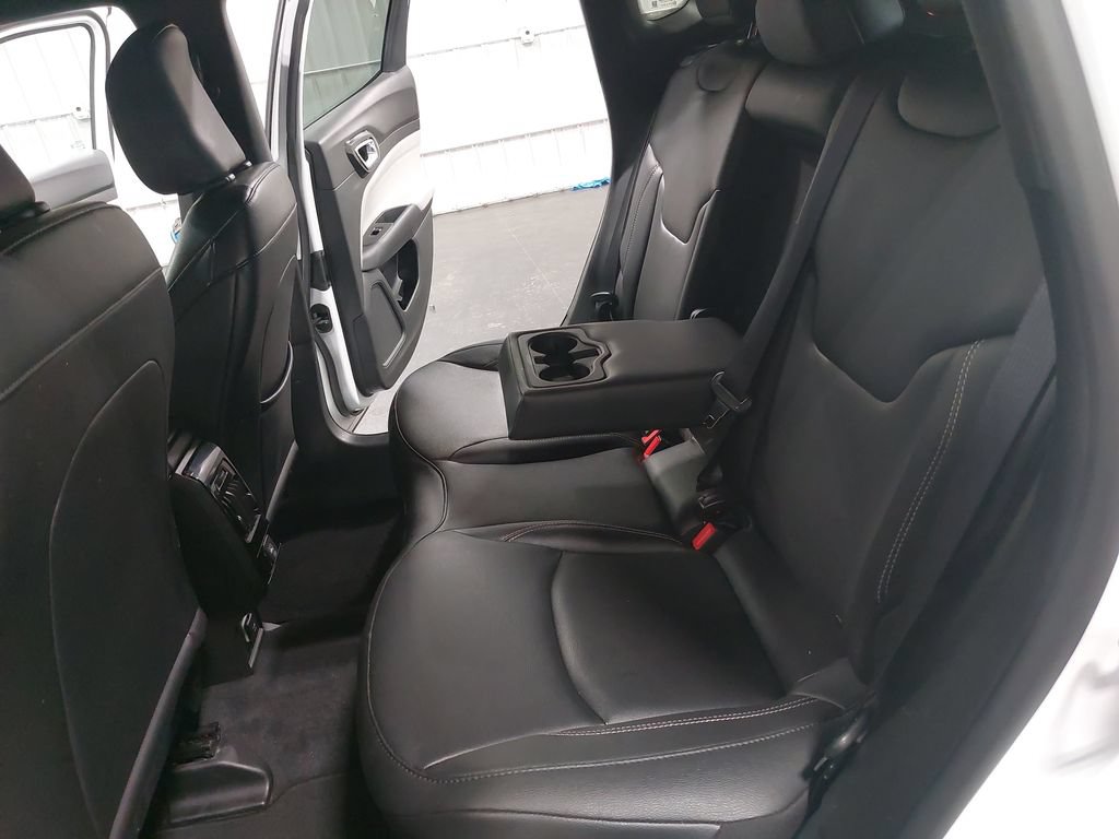 Used 2025 Jeep Compass Limited AWD/4WD image 13