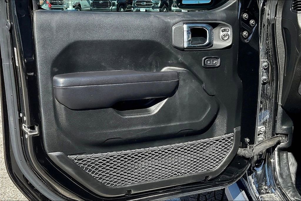 Used 2019 Jeep Wrangler Unlimited Rubicon AWD/4WD image 17