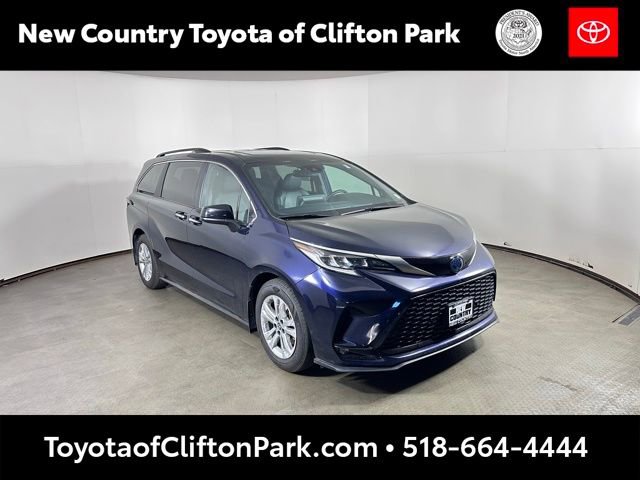 Used 2023 Toyota Sienna XSE w/ XSE Plus Package AWD/4WD image 1