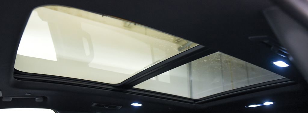 Used 2024 Chevrolet Traverse RS w/ LPO, Floor Liner Package image 33