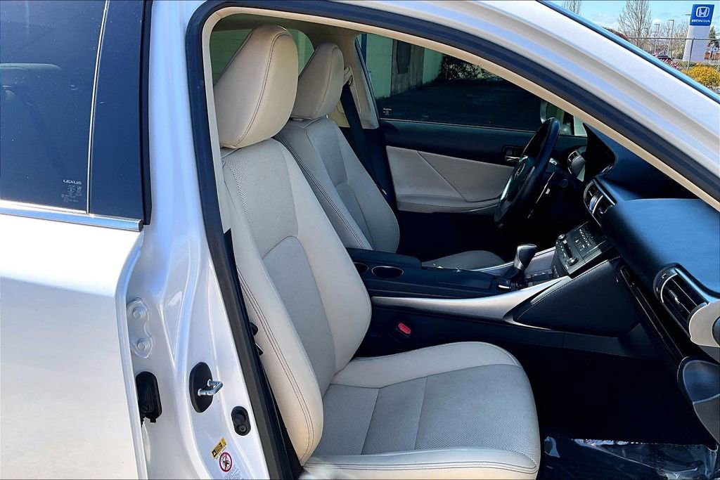 Used 2016 Lexus IS 300 AWD w/ Navigation System Package image 10