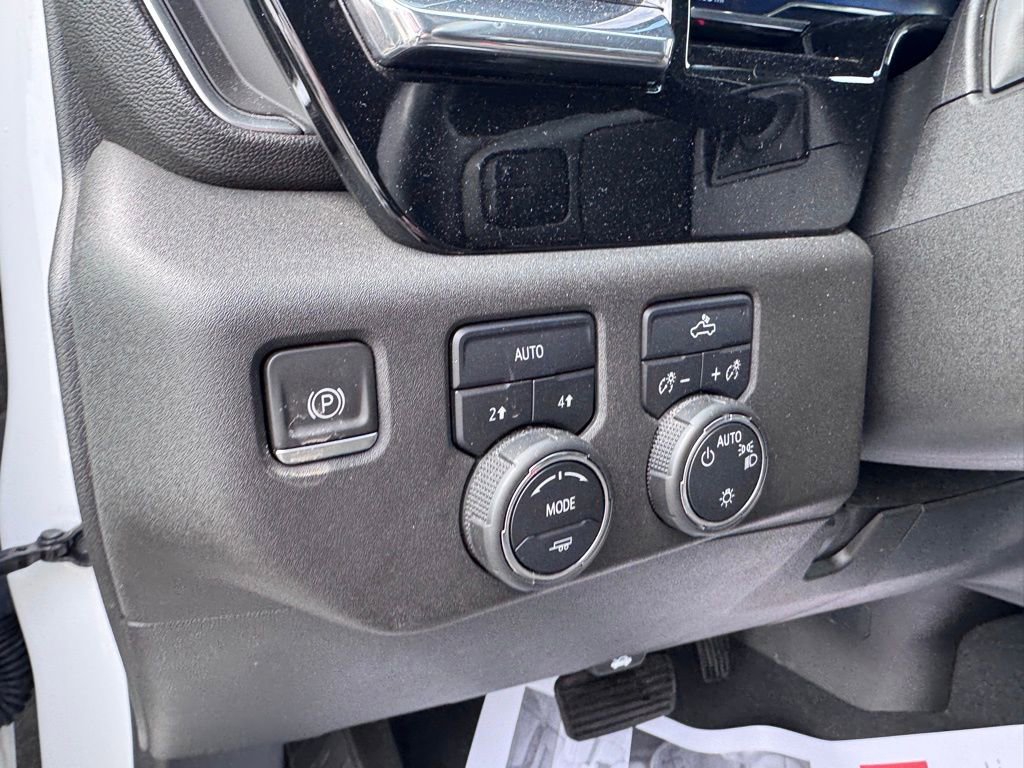 Used 2023 Chevrolet Silverado 1500 LT image 16