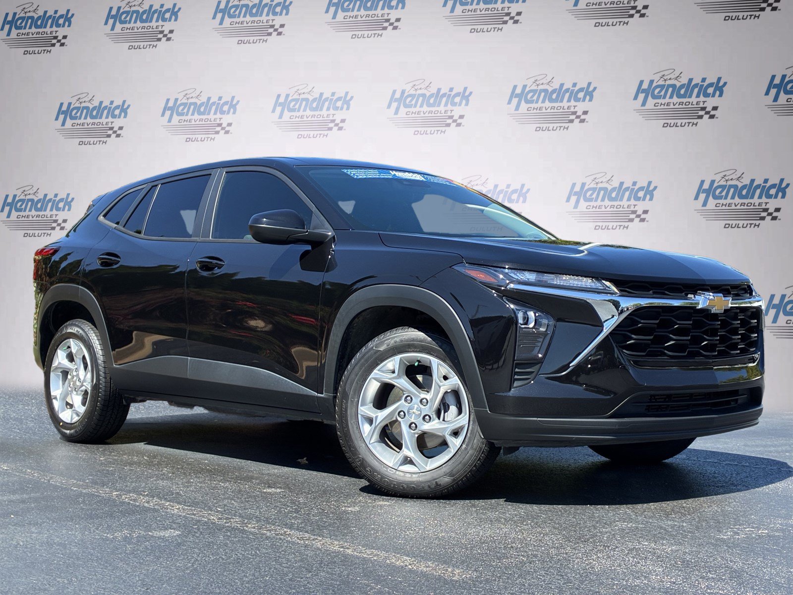 Used 2025 Chevrolet Trax LS w/ LS Convenience Package FWD image 2