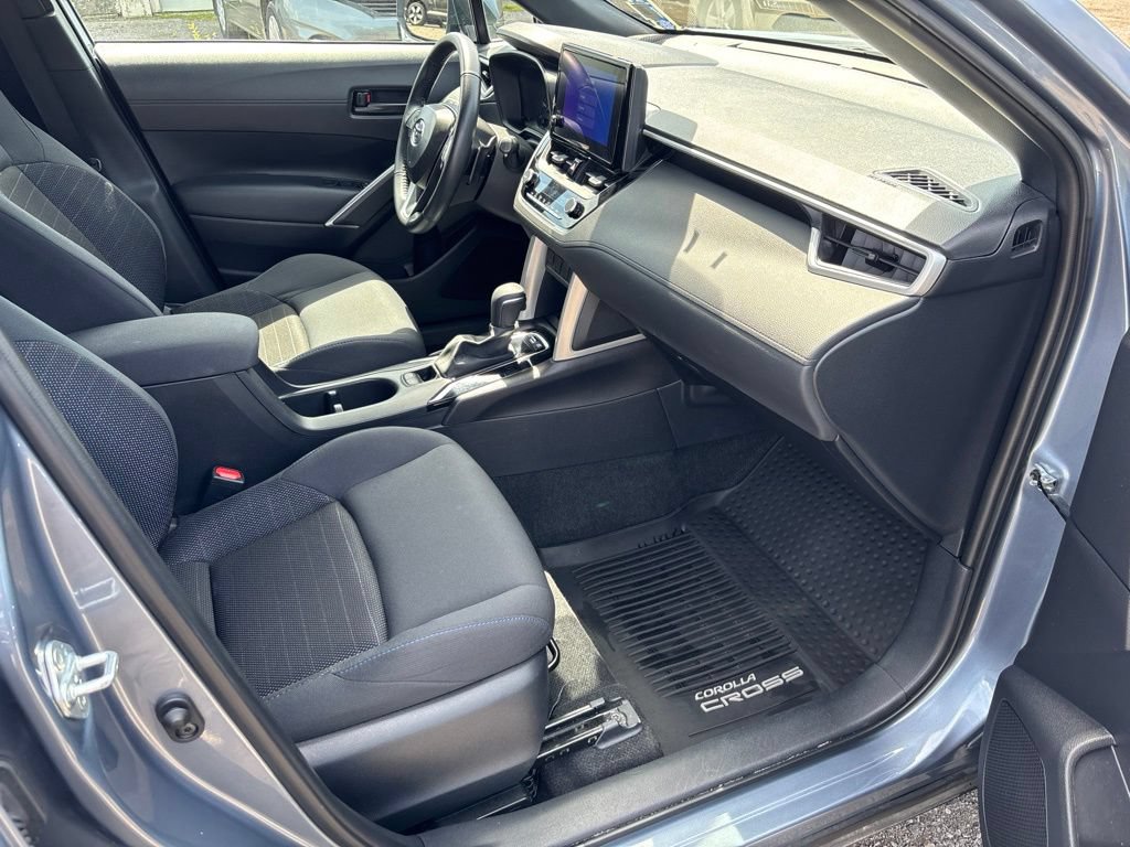 Used 2024 Toyota Corolla Cross AWD Hybrid image 22