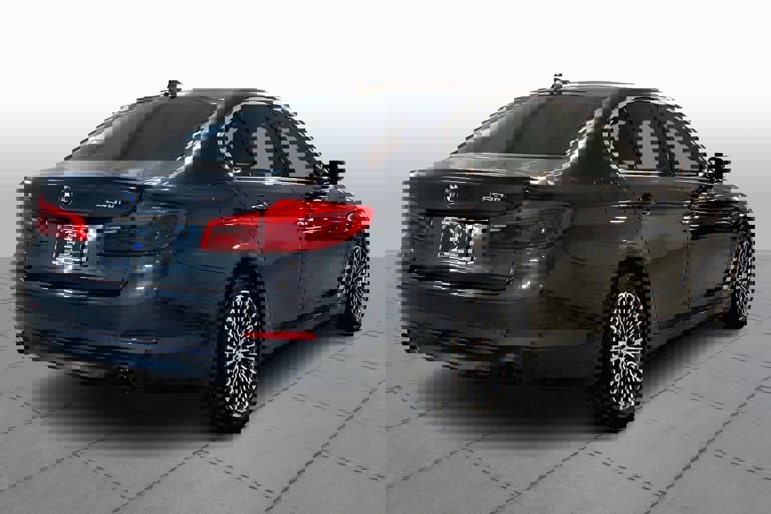 Used 2019 BMW 530i xDrive w/ Executive Package image 12