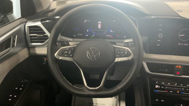 New 2026 Volkswagen Taos SE AWD/4WD image 16