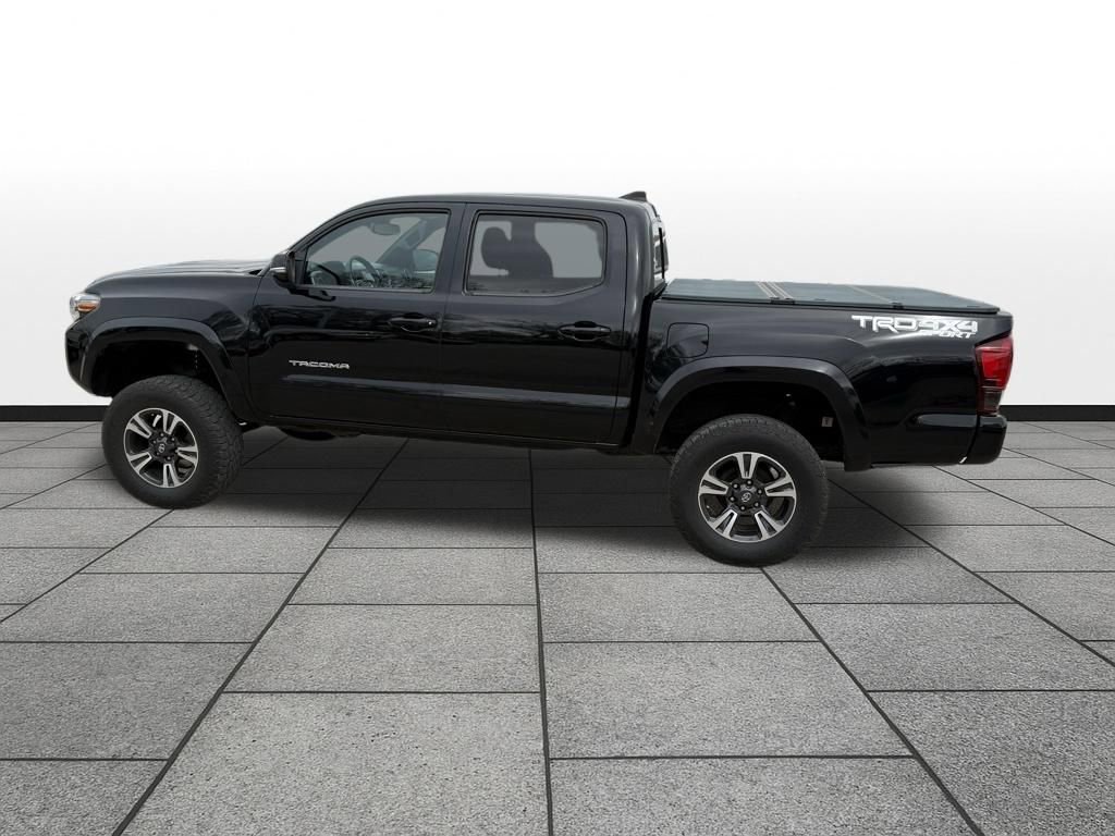 Used 2019 Toyota Tacoma TRD Sport image 8