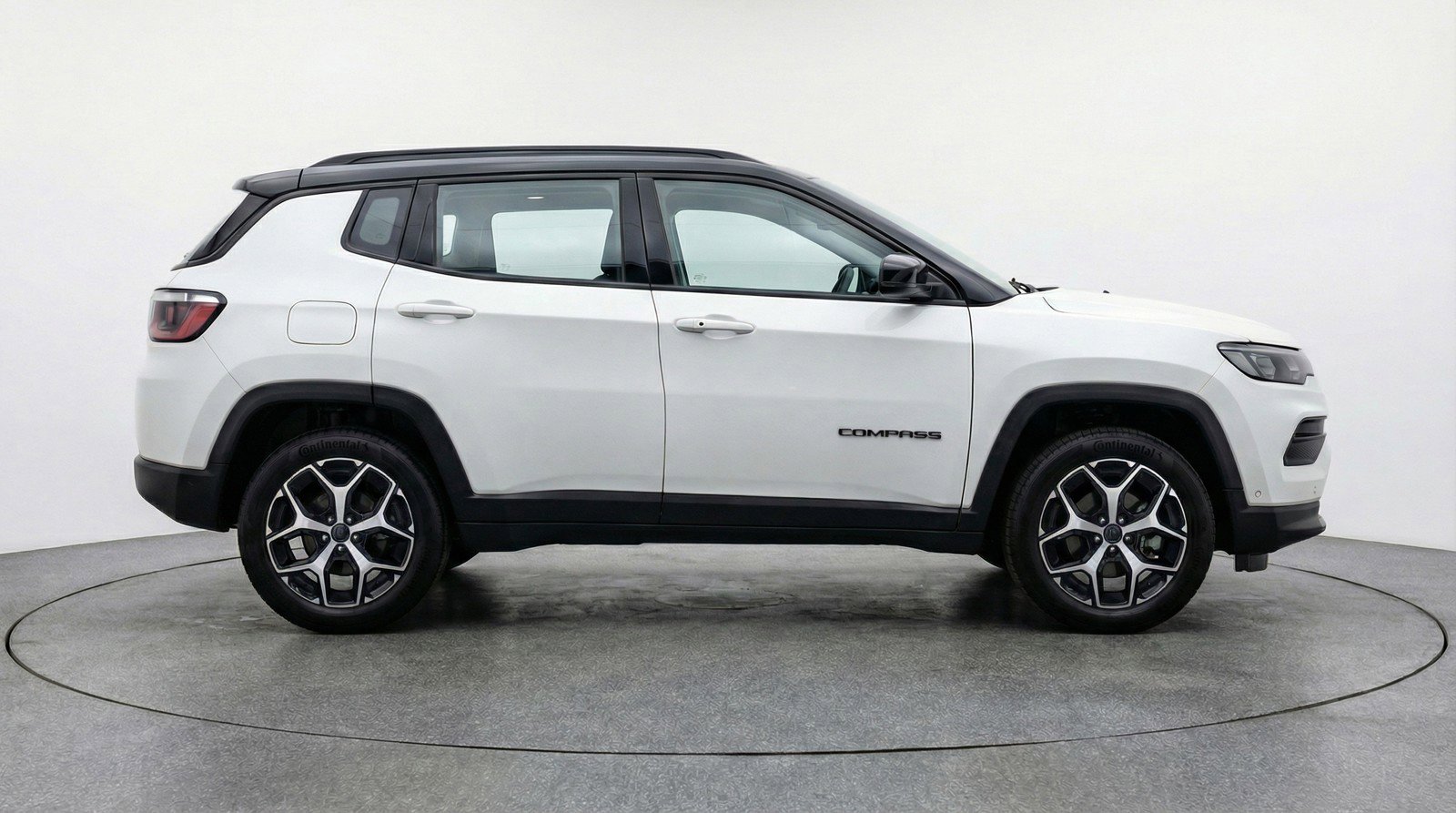 Used 2025 Jeep Compass Limited image 11