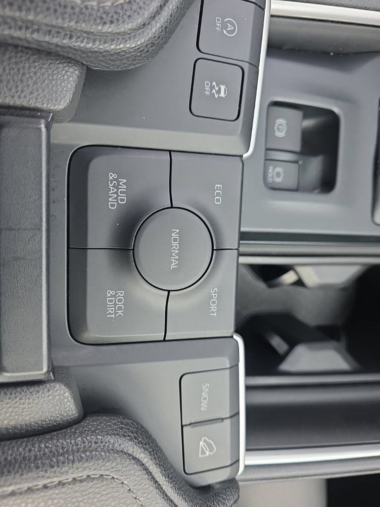 Used 2025 Toyota Grand Highlander AWD image 24