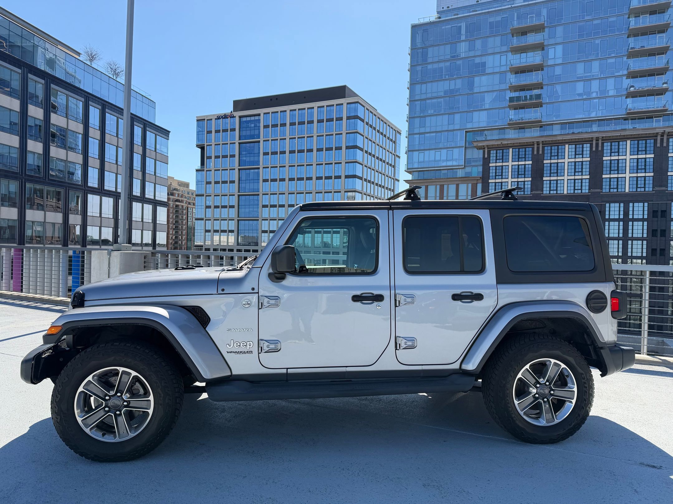 Used 2019 Jeep Wrangler Unlimited Sahara image 2