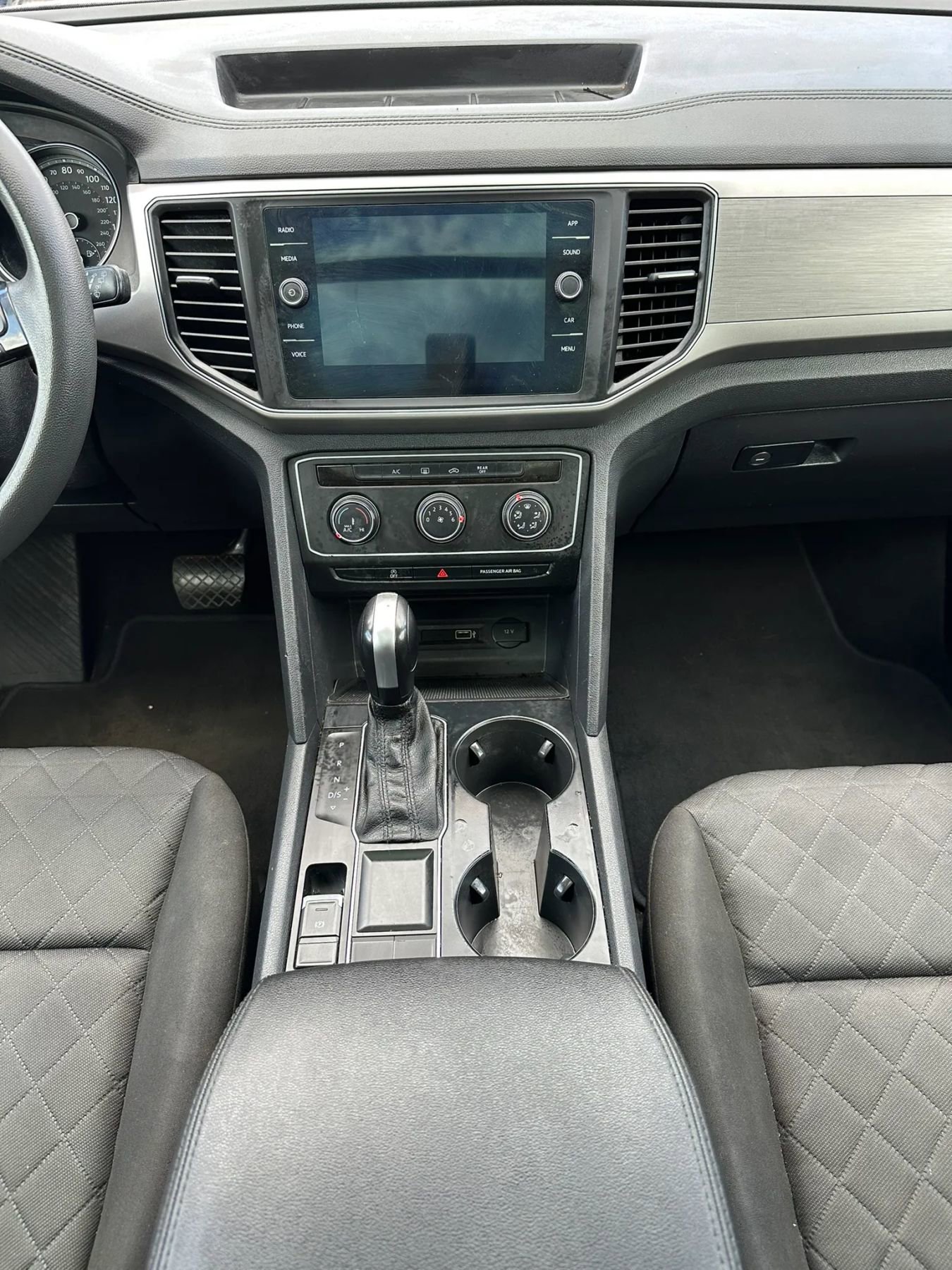 Used 2018 Volkswagen Atlas Launch Edition FWD image 13