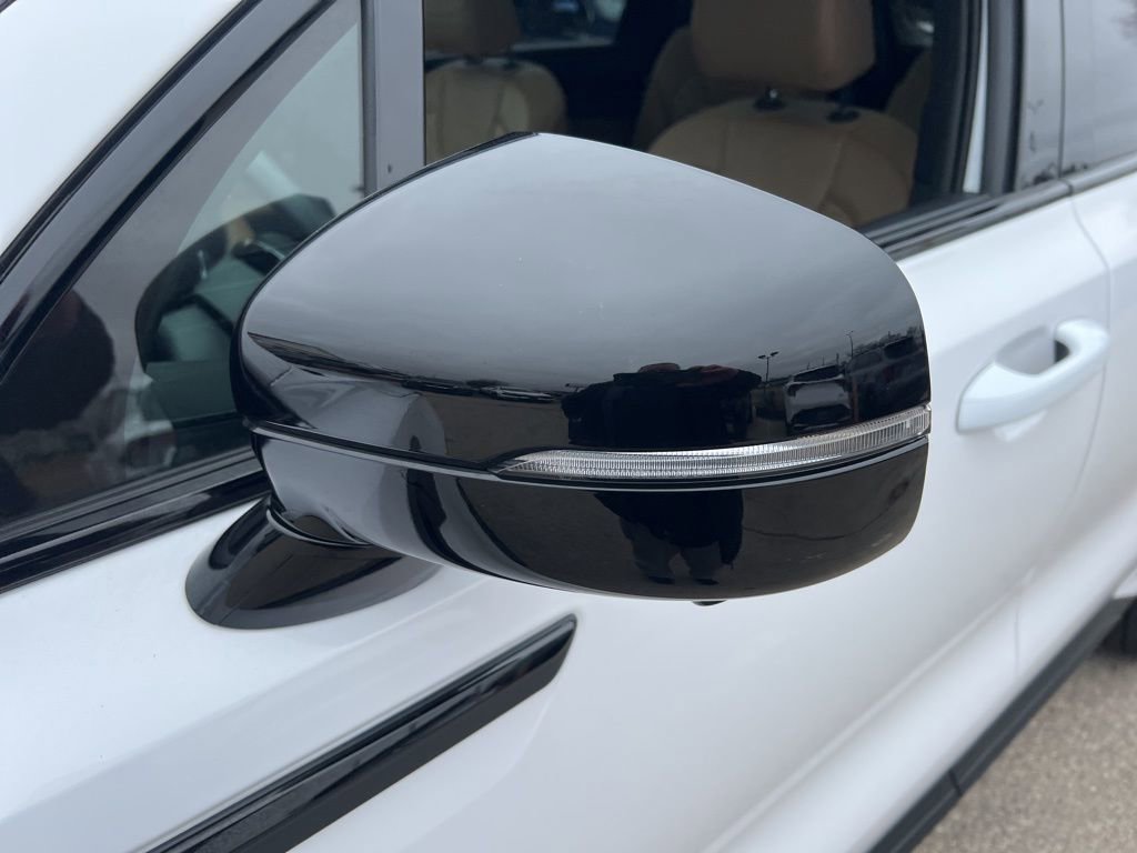 Certified 2025 Kia Sorento SX Prestige w/ Olive Brown Leather Package image 33