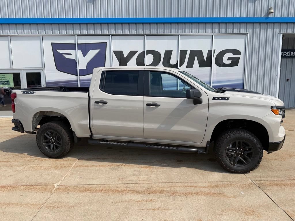 New 2026 Chevrolet Silverado 1500 Custom Trail Boss w/ Dark Appearance Package AWD/4WD image 1