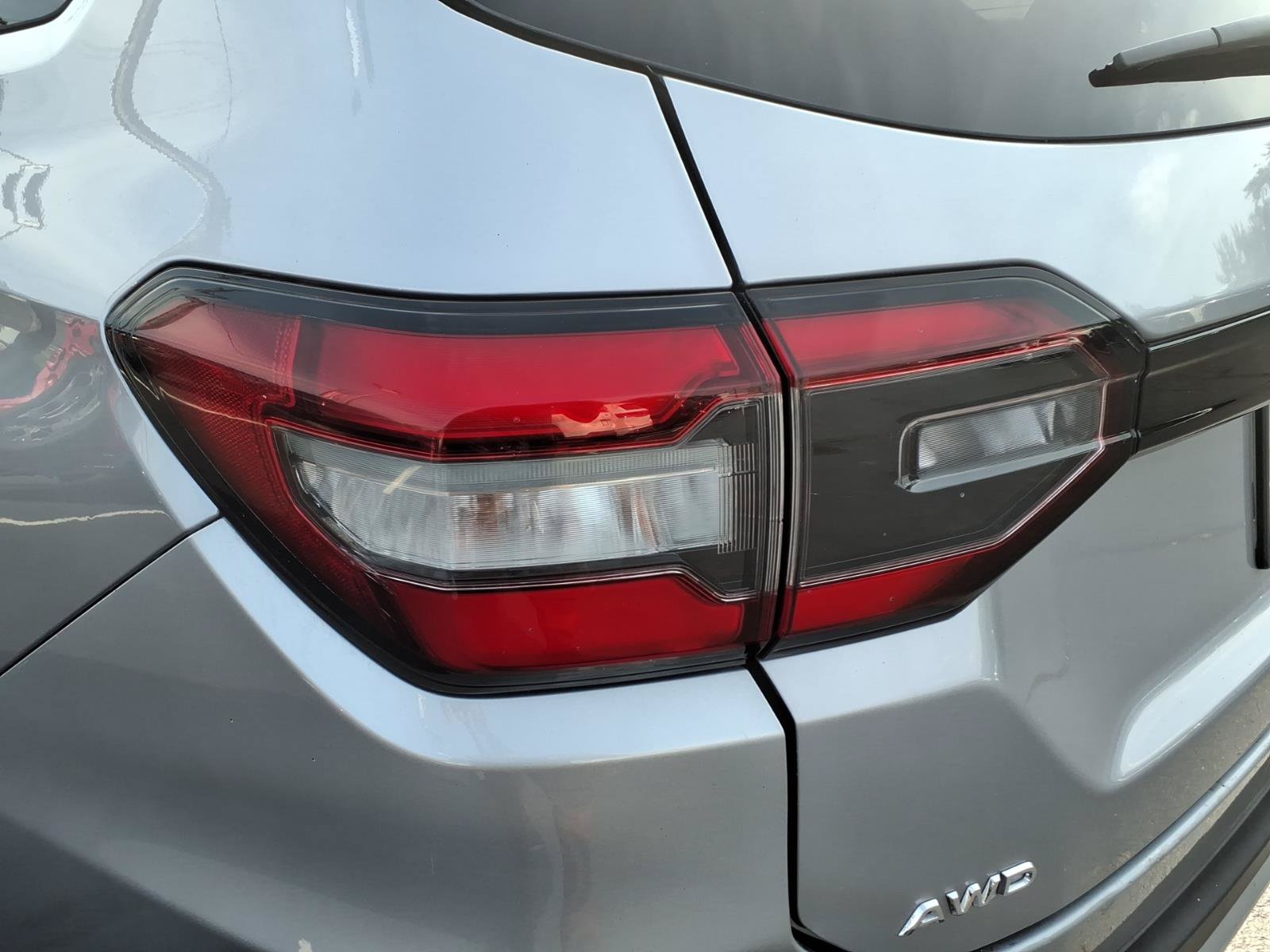 Used 2024 Honda Pilot Touring image 13