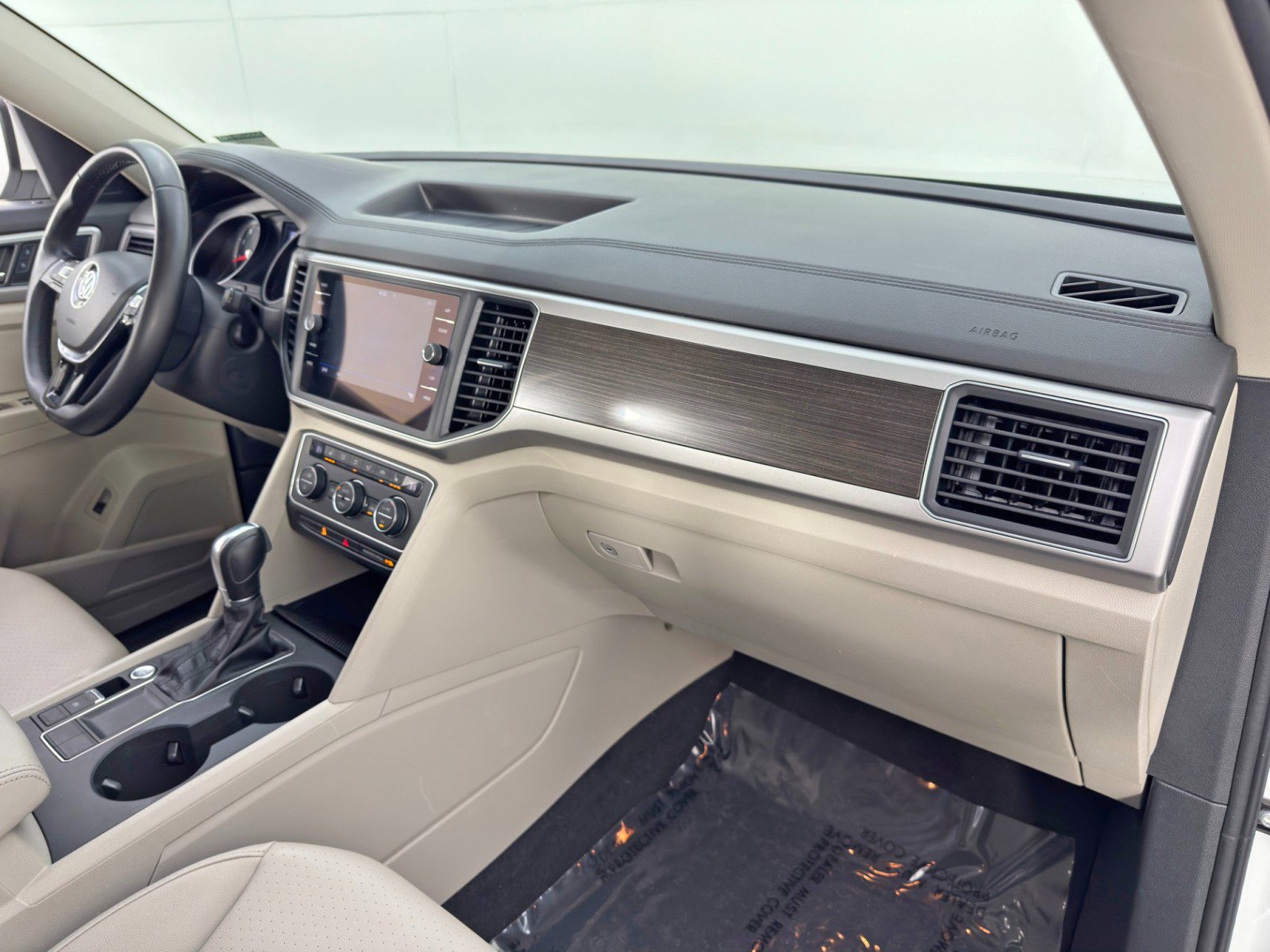 Used 2019 Volkswagen Atlas SE w/ Towing Package image 13