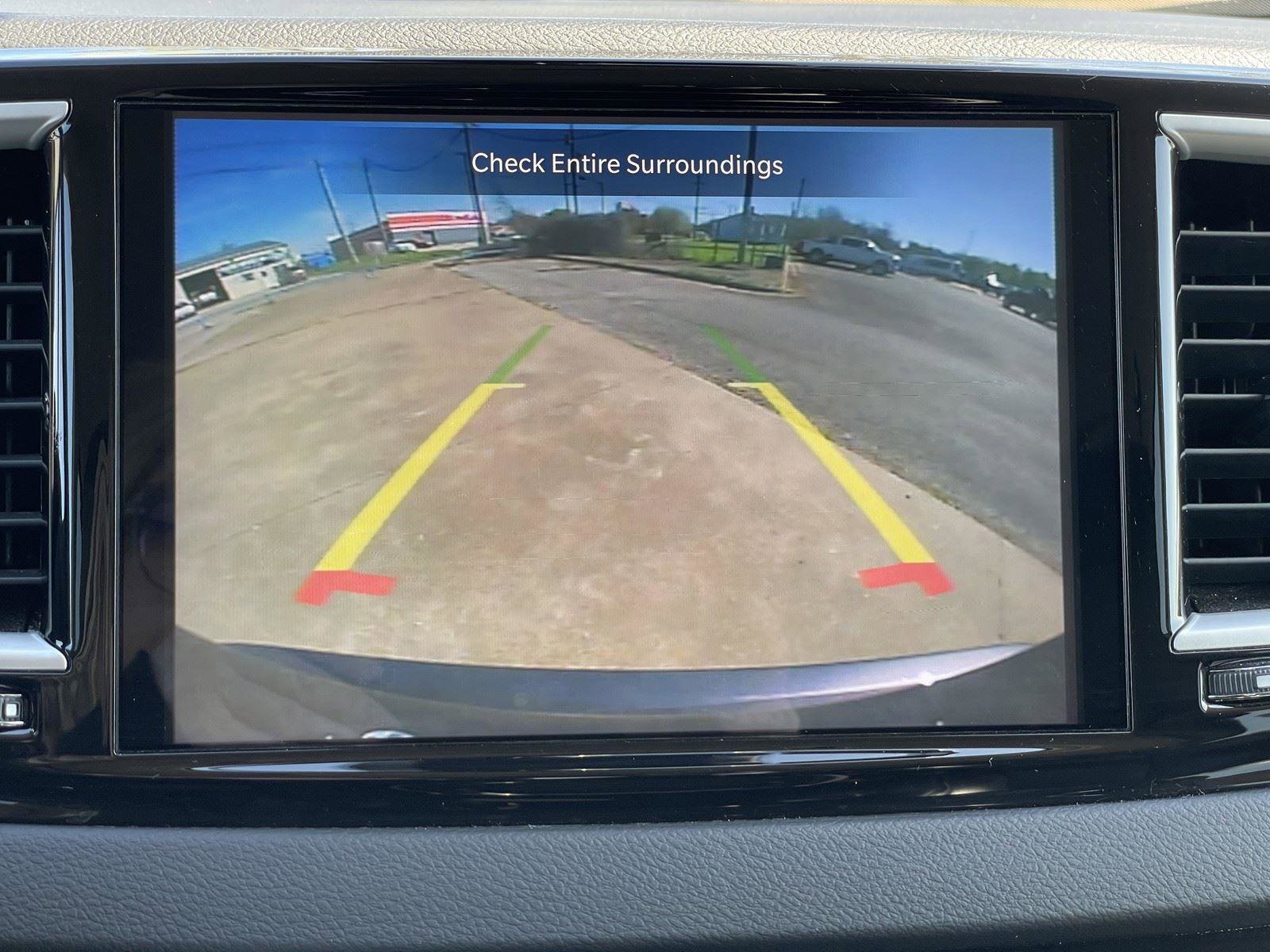 Used 2023 Chrysler Pacifica Touring-L image 22