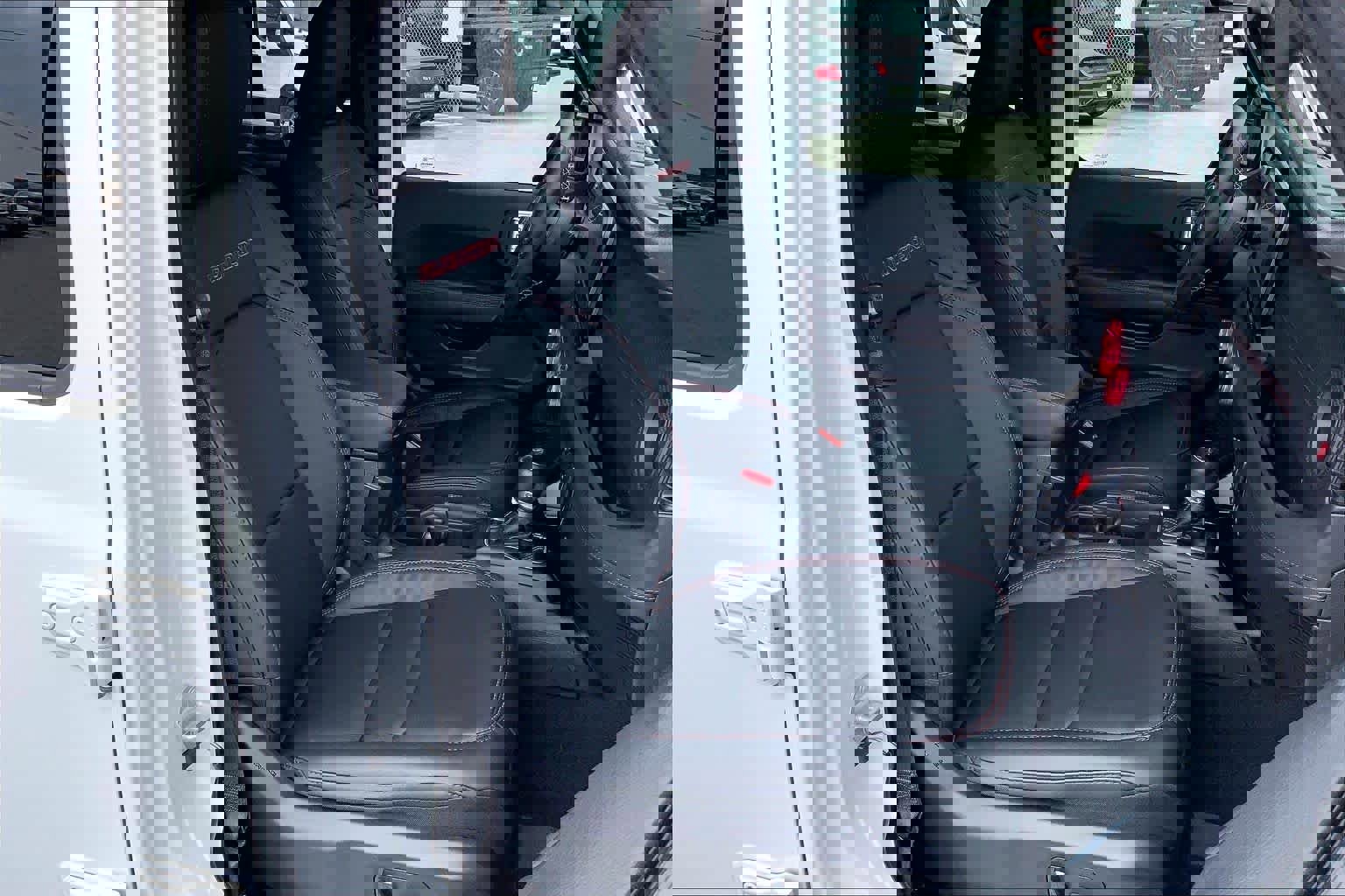 Used 2025 Jeep Gladiator Rubicon AWD/4WD image 8