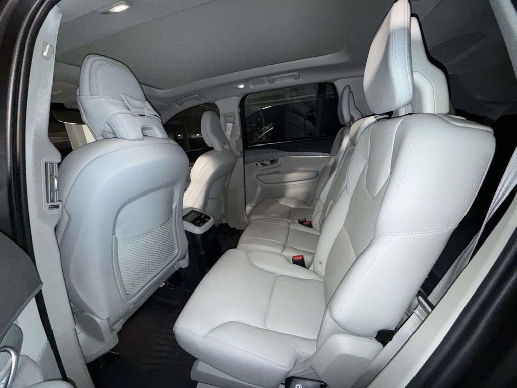Used 2024 Volvo XC90 T8 Plus w/ Protection Package Premier image 4