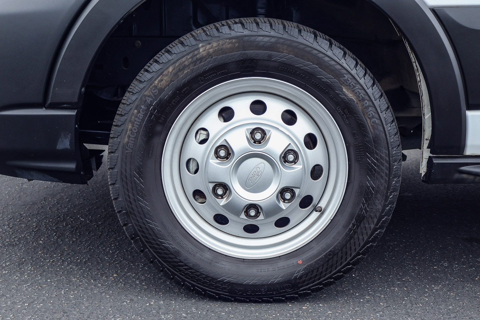 Used 2023 Ford Transit 250 Medium Roof AWD w/ Load Area Protection Package image 15